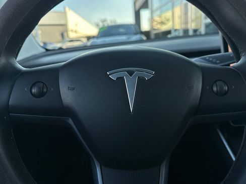 Used 2020 Tesla Model 3 image 24
