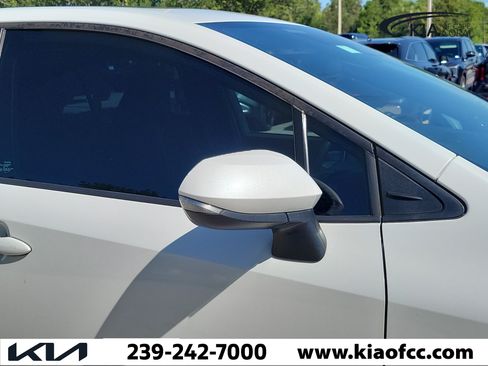 Used 2023 Toyota Corolla SE w/ SE Premium Package FWD image 8