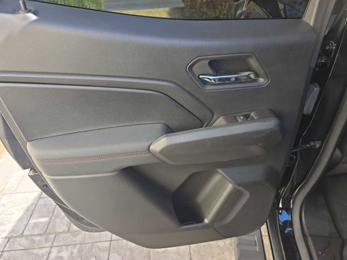 Used 2023 Chevrolet Colorado Z71 w/ Z71 Convenience Package 2 image 10