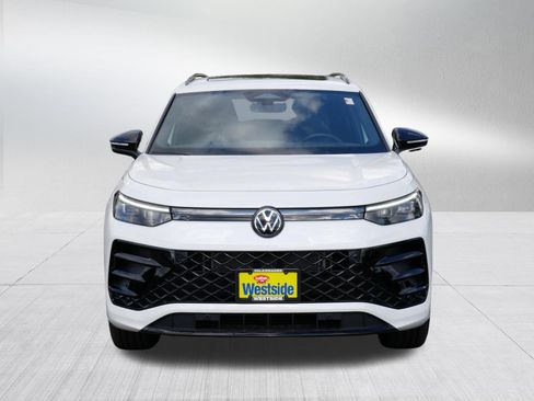Certified 2025 Volkswagen Tiguan SE R-Line AWD/4WD image 2