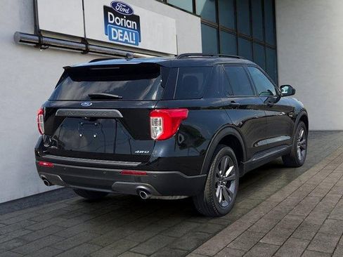 Certified 2023 Ford Explorer XLT w/ Equipment Group 202A AWD/4WD image 3