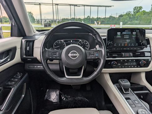 Used 2022 Nissan Pathfinder SL w/ SL Premium Package AWD/4WD image 30