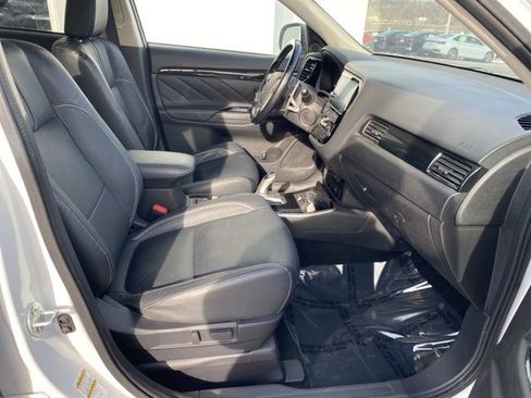 Used 2018 Mitsubishi Outlander GT image 38
