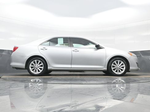 Used 2014 Toyota Camry XLE image 30