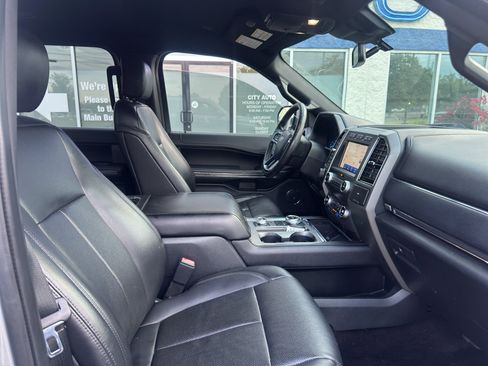 Used 2020 Ford Expedition Max XLT w/ Equipment Group 202A AWD/4WD image 11