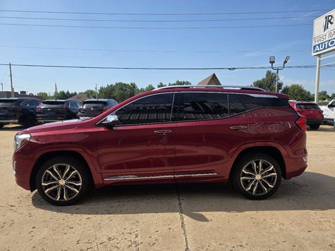 Used 2019 GMC Terrain Denali w/ Advanced Safety Package AWD/4WD image 4