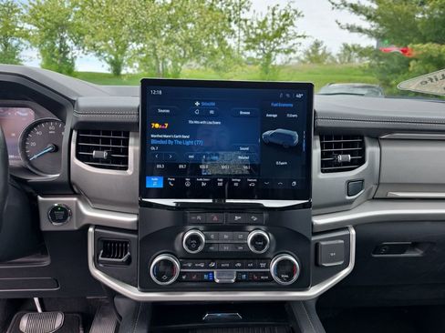 Used 2024 Ford Expedition Max XLT AWD/4WD image 9