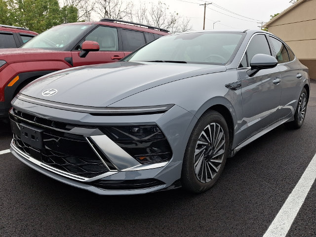 Certified 2024 Hyundai Sonata SEL FWD image 2