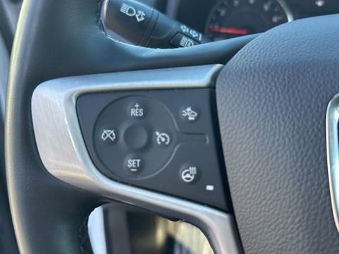 Used 2024 GMC Terrain SLT image 20