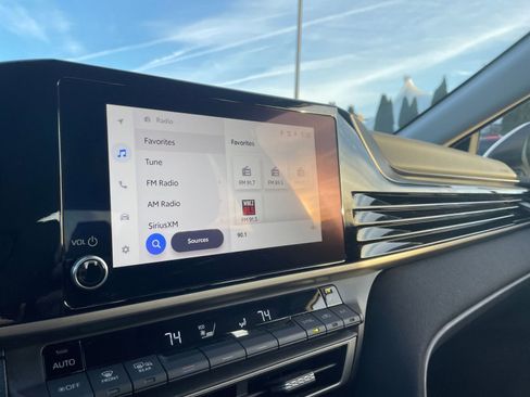 Used 2025 Toyota Camry LE image 21