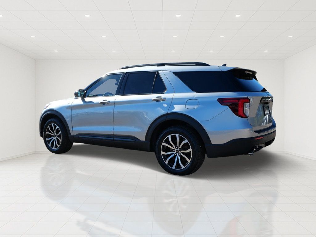 Used 2023 Ford Explorer ST-Line w/ Class IV Trailer Tow Package AWD/4WD image 4