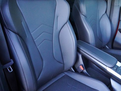 Certified 2025 BMW X2 xDrive28i image 13