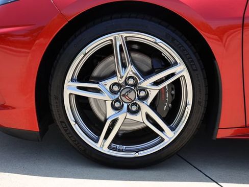 Used 2022 Chevrolet Corvette Stingray Premium Conv w/ Z51 Performance Package RWD image 9