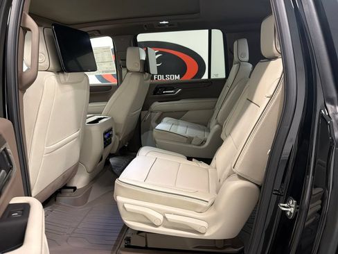 New 2026 GMC Yukon XL Denali w/ Denali Reserve Package AWD/4WD image 13