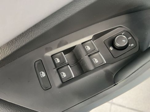 New 2026 Volkswagen Jetta SE FWD image 13