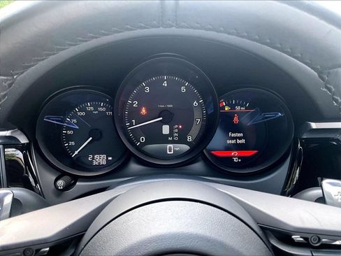Certified 2023 Porsche Macan AWD/4WD image 25
