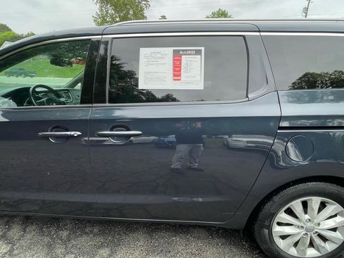 Used 2016 Kia Sedona EX FWD image 4
