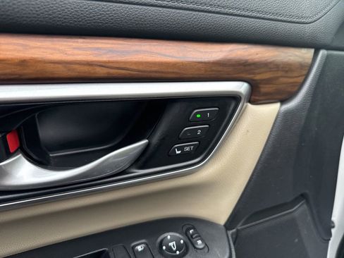 Used 2022 Honda CR-V Touring image 12