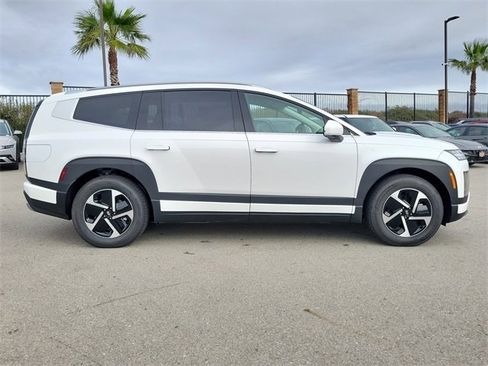 New 2026 Hyundai Ioniq 9 SE w/ Tow & Go Package image 25