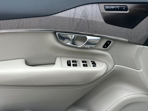 Certified 2023 Volvo XC90 T8 Plus AWD/4WD image 11