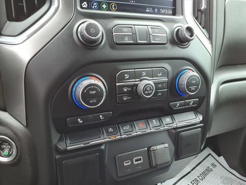 Used 2022 Chevrolet Silverado 1500 LT AWD/4WD image 25
