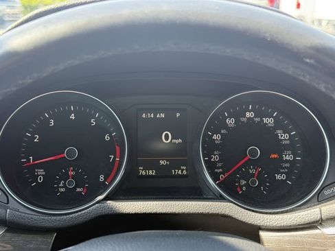 Used 2017 Volkswagen Passat 1.8T SEL Premium FWD image 26