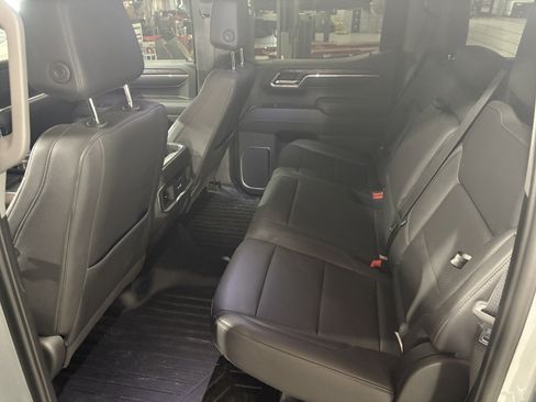 Used 2024 GMC Sierra 1500 SLT w/ SLT Convenience Package image 30