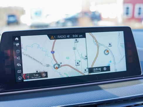 Used 2018 BMW M5 image 29