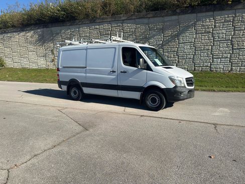 Used 2014 Mercedes-Benz Sprinter 2500 image 11