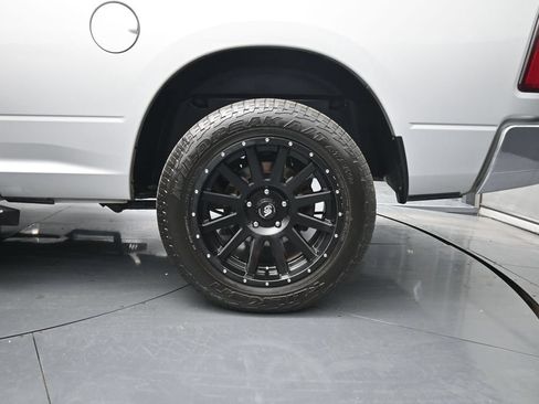 Used 2018 RAM 1500 Classic SLT RWD image 15