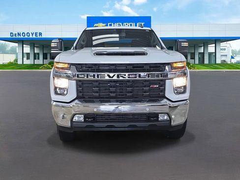 Used 2022 Chevrolet Silverado 2500 LT w/ Convenience Package image 2