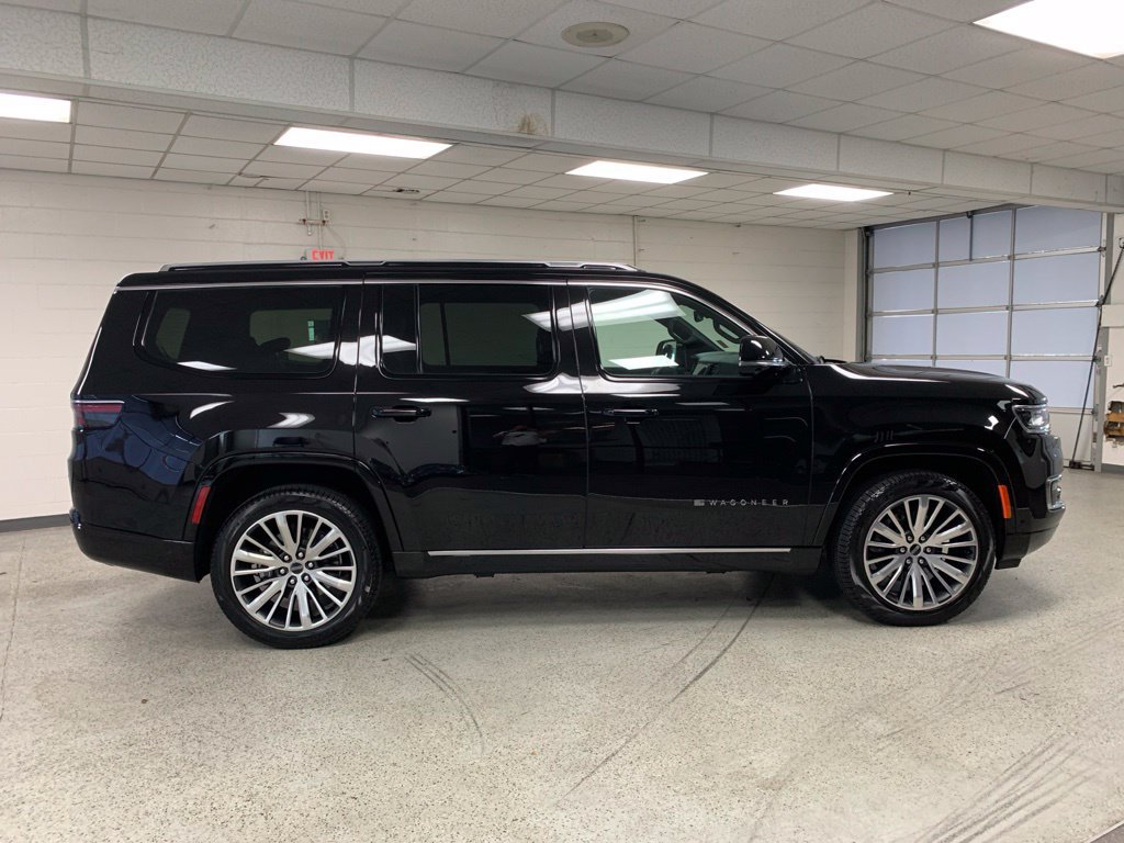 Used 2025 Jeep Wagoneer Series II AWD/4WD image 9