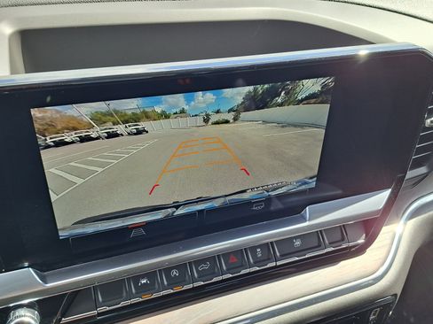 Used 2025 GMC Sierra 1500 SLT image 13