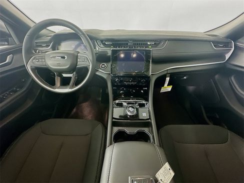 New 2025 Jeep Grand Cherokee Laredo X w/ Luxury Tech Group I image 9