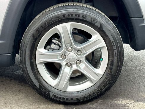 Certified 2024 Jeep Compass Latitude image 7