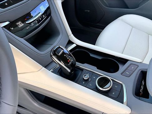 New 2026 Cadillac XT5 Premium Luxury w/ LPO, Floor Liner Package image 8