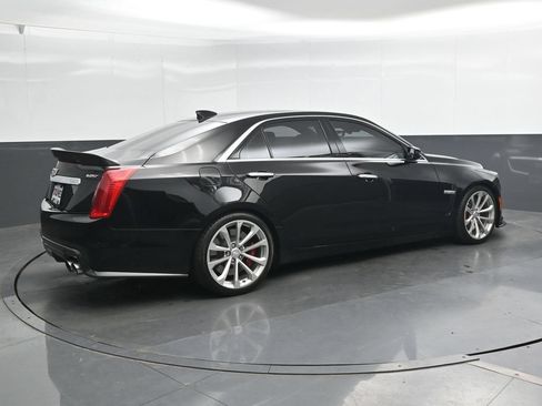 Used 2018 Cadillac CTS V w/ Carbon Fibre Package RWD image 3