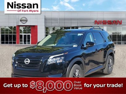 New 2025 Nissan Pathfinder SV w/ Black Appearance Package