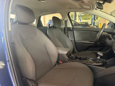 Used 2025 Kia K4 FWD image 35