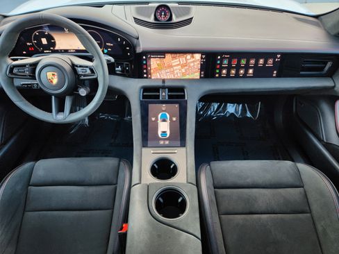 Used 2023 Porsche Taycan GTS image 27