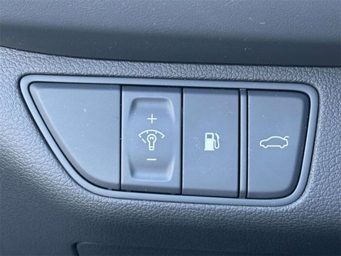 Used 2025 Genesis G70 3.3T Advanced image 23