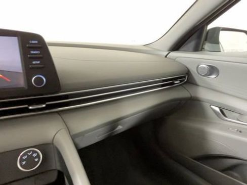 Certified 2023 Hyundai Elantra SE FWD image 35