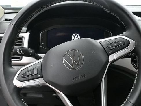 Used 2023 Volkswagen Atlas SE AWD/4WD image 13