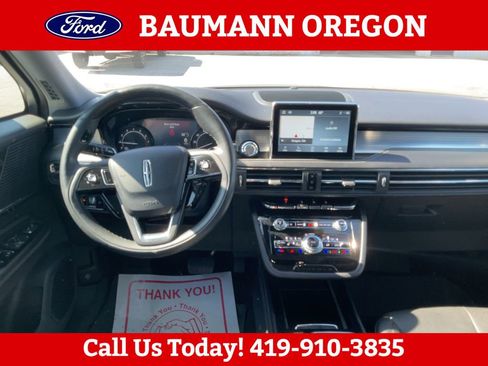Used 2022 Lincoln Corsair AWD w/ Premium Package image 3