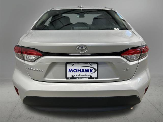 Used 2025 Toyota Corolla LE FWD image 4