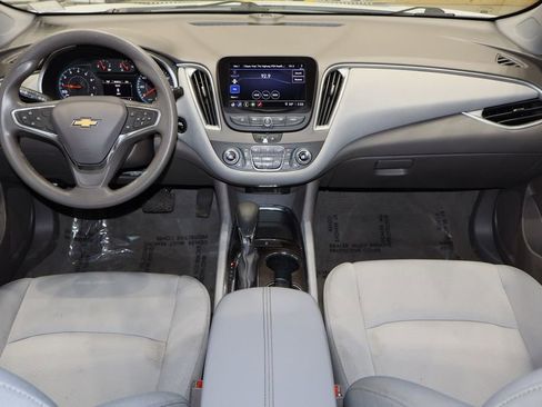 Used 2022 Chevrolet Malibu LT image 11