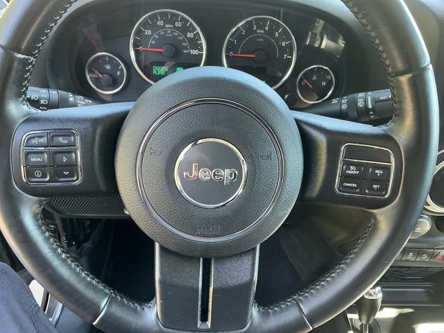 Used 2018 Jeep Wrangler Unlimited Sahara w/ Connectivity Group AWD/4WD image 14