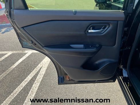 Used 2023 Nissan Rogue SV w/ SV Premium B Package AWD/4WD image 21