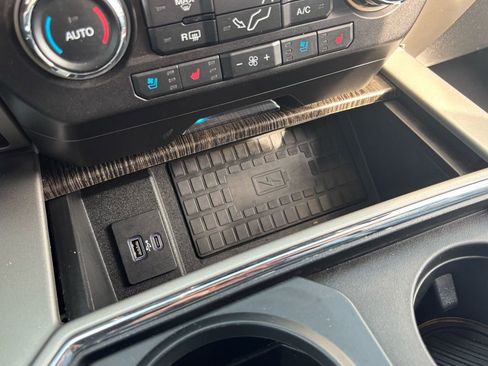 Used 2021 Ford F250 Lariat w/ Lariat Ultimate Package AWD/4WD image 41