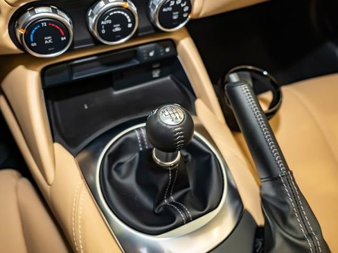 Used 2025 MAZDA MX-5 Miata Grand Touring w/ Weather Package image 21